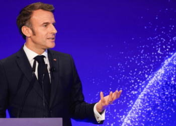 Macron left powerless by EU trade push with French farmers up in arms Macron left powerless by EU trade push with French farmers up in arms