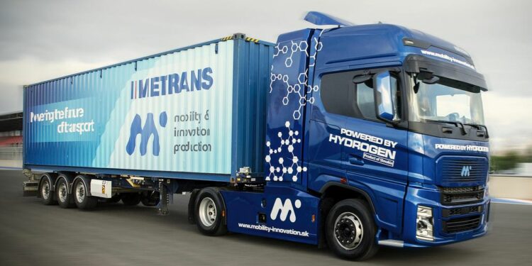 Metrans tests first hydrogen-powered truck in Slovakia