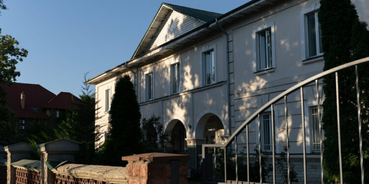 Moldova Uncovers Fraudulent Scheme to Get Criminals Off Interpol Blacklist