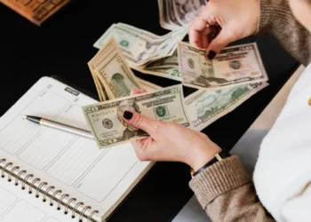 One third of Belarusians living in Poland transfer money to relatives in Belarus One third of Belarusians living in Poland transfer money to relatives in Belarus