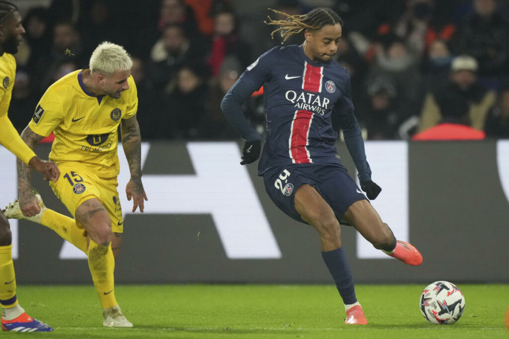PSG beats Toulouse 3-0 and Akliouche double gives Monaco home win over Brest