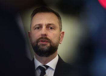 Polish defense minister launches diplomatic offensive amid security concerns in Europe