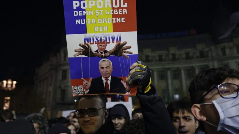 Protests in Romania over far-right candidate’s shock poll lead – Euractiv