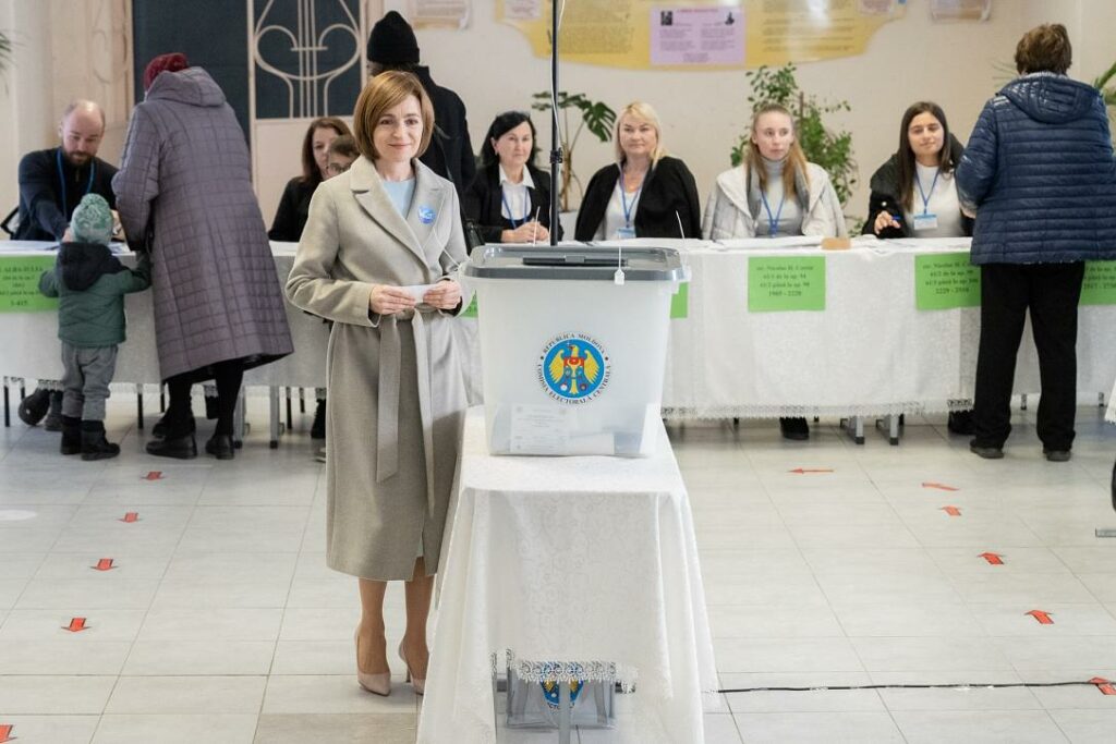 Romanian, European officials congratulate Maia Sandu for securing second term in Moldova