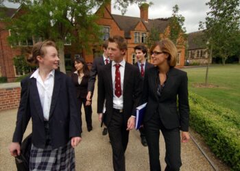 Romania’s first elite international High School Fair dedicated to top schools abroad takes place on November 16th Romania’s first elite international High School Fair dedicated to top schools abroad takes place on November 16th