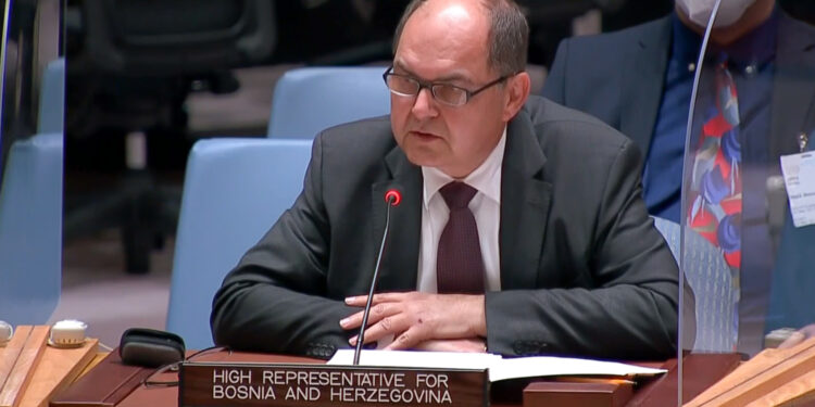 Schmidt submits a Report to the UN on the Situation in Bosnia and Herzegovina