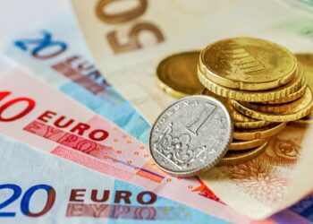Senior Czech minister says Czechia must ‘decide on euro’ next year