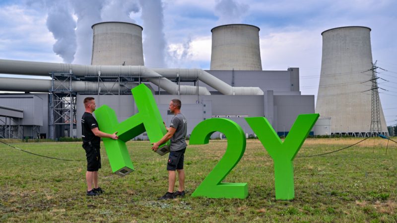 Slovakia lacks vision, mature projects for decarbonisation, experts warn – Euractiv