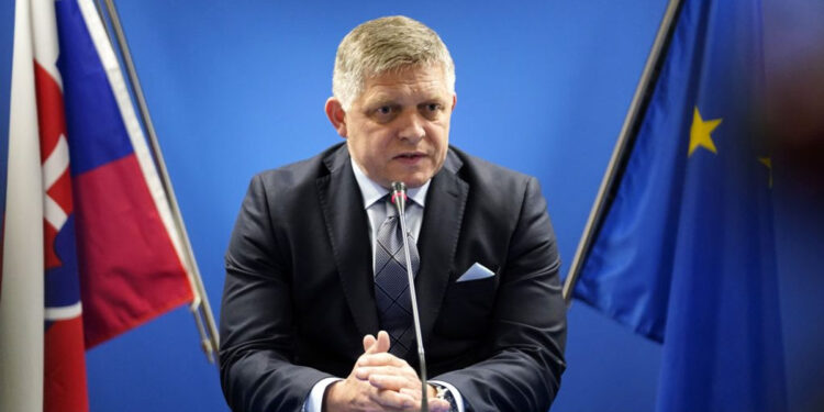 Slovakia’s Fico Questions Trump’s Ukraine Plan, Urges Reduced Western Aid