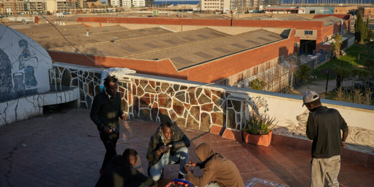 Spain Looks to Grant Residency to Nearly 1 Million Migrants