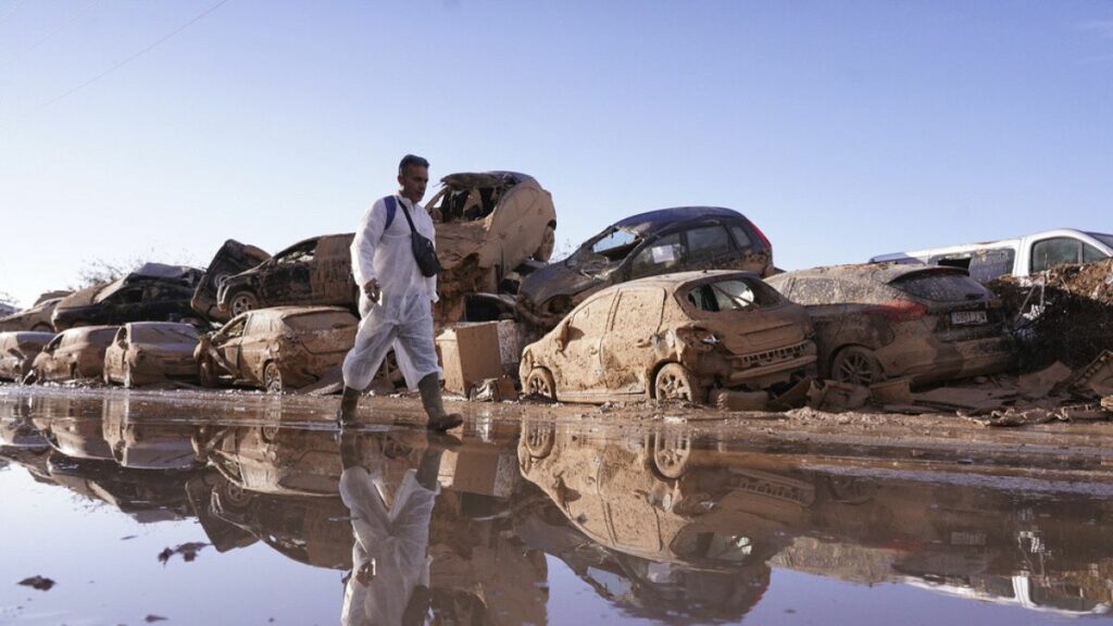 Spain floods: Thousands of people evacuated in Málaga as country braces for new storms