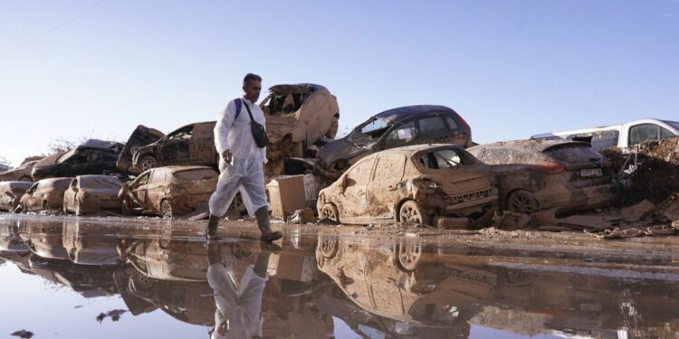 Spain floods: Thousands of people evacuated in Málaga as country braces for new storms