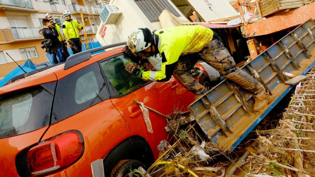 Spain floods latest: Residents told to 'brace for more fatalities'; former Valencia footballer killed | World News