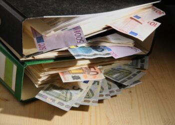 Tax debts in Latvia reach 858 million euros Tax debts in Latvia reach 858 million euros