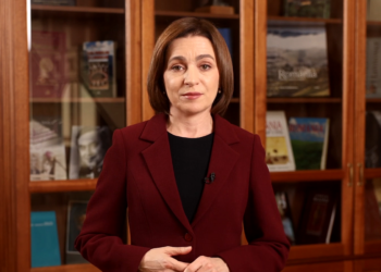 “The Kremlin wants us back in its shadow,” Moldovan president Maia Sandu tells Romanian voters “The Kremlin wants us back in its shadow,” Moldovan president Maia Sandu tells Romanian voters