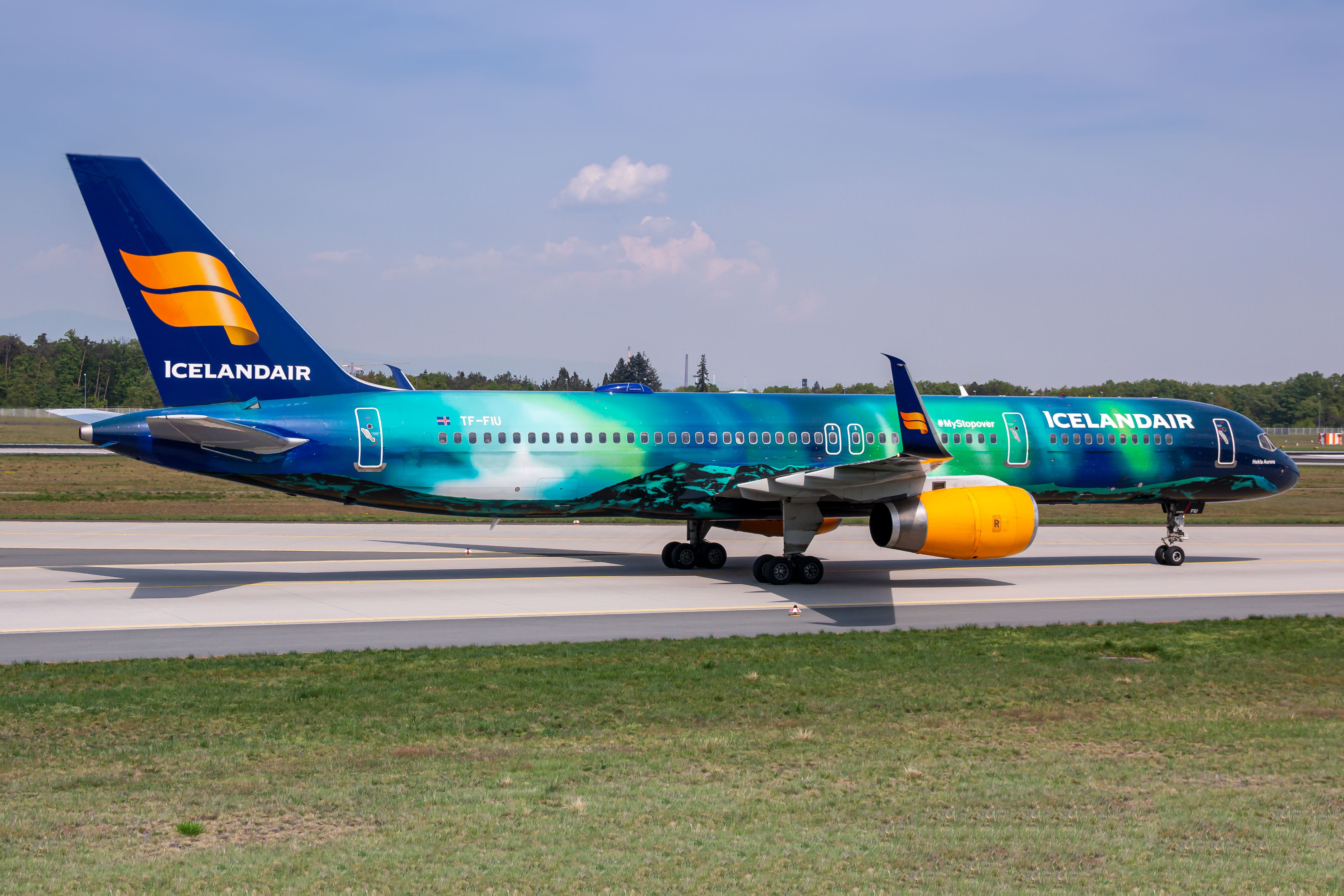 An Icelandair Boeing 757 painted in Aurora livery