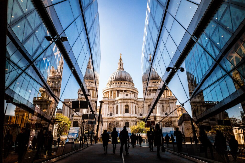 UK accelerates its lead as Europe’s most attractive destination for financial services investment | EY