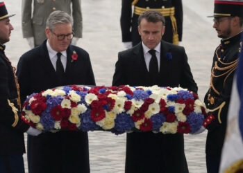 UK’s Starmer joins Macron for Armistice Day in a display of European solidarity