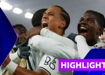 Unbeaten Monaco score late to beat Bologna