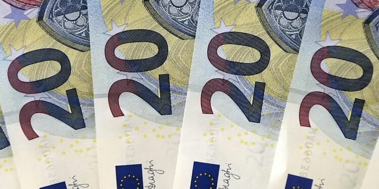 Which countries in Europe are heading toward becoming cashless societies?
