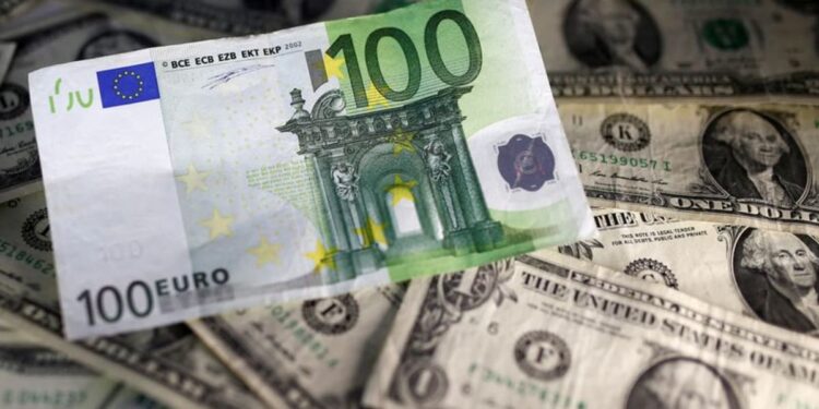 Why is the euro falling and could it hit ?