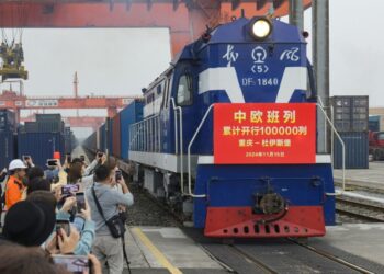 Freight train a key link between China, Europe Freight train a key link between China, Europe