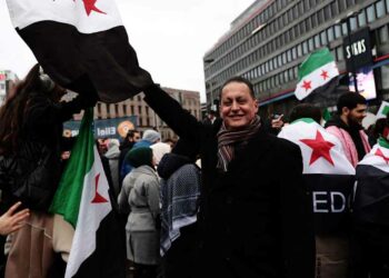 Syrians in Finland celebrate collapse of Assad government | Yle News Syrians in Finland celebrate collapse of Assad government | Yle News