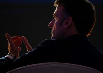 Macron grasps for magic formula to end France’s political paralysis – POLITICO