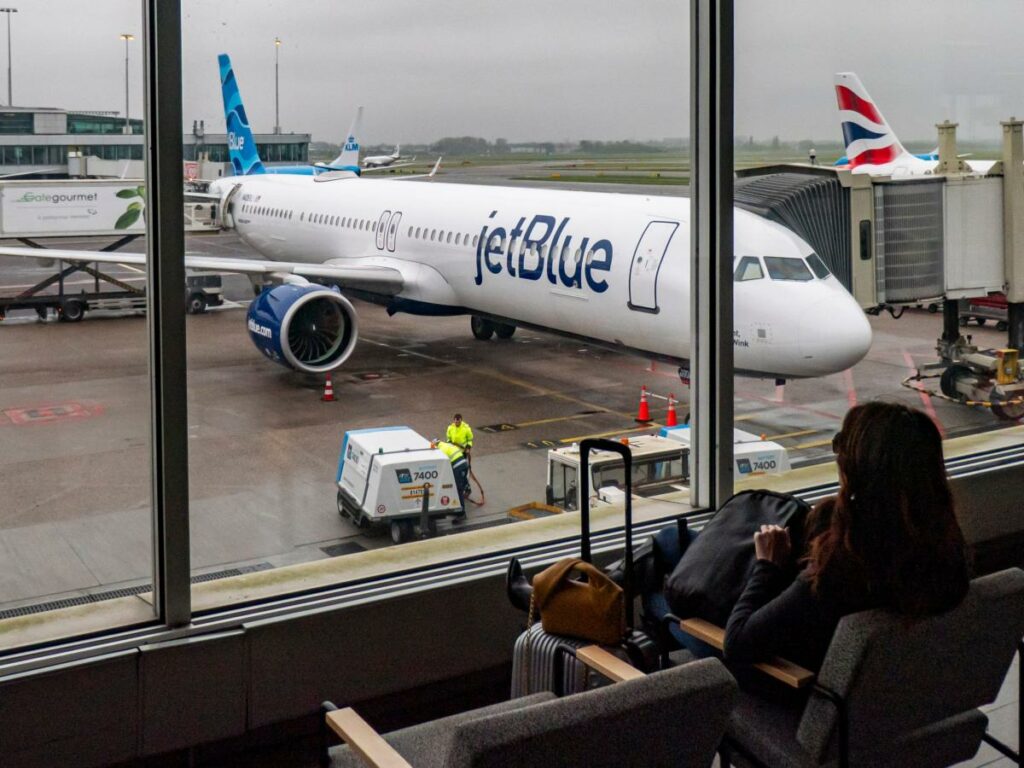 JetBlue will fly to Spain for the first time. See how its Airbus A321neo compares to the country’s flag carrier Iberia.