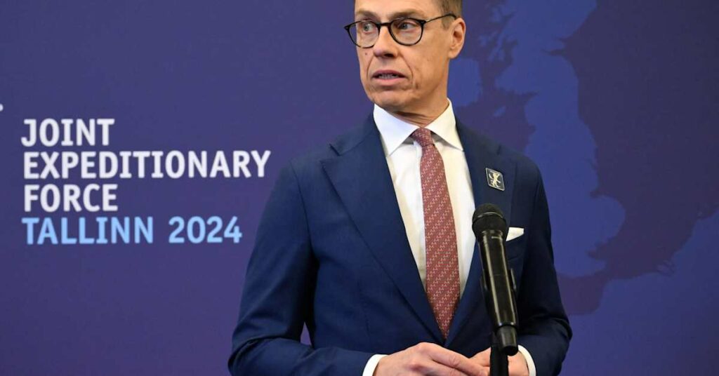 Finnish president says discussion about sending peacekeeping forces to Ukraine is premature | Yle News