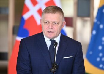 Slovak PM Robert Fico to discuss gas transit through Ukraine with EU chief Slovak PM Robert Fico to discuss gas transit through Ukraine with EU chief