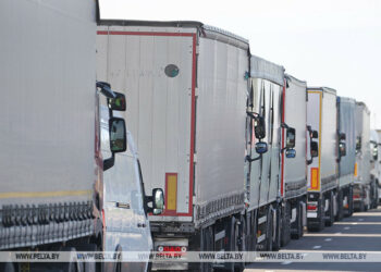 Some 550 trucks queuing up at Belarusian border to enter Latvia Some 550 trucks queuing up at Belarusian border to enter Latvia