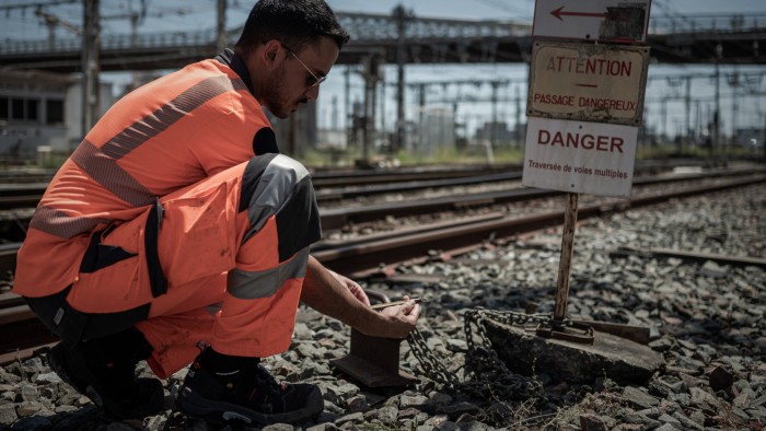 EU plans hot weather ‘stress test’ on railways and power grids
