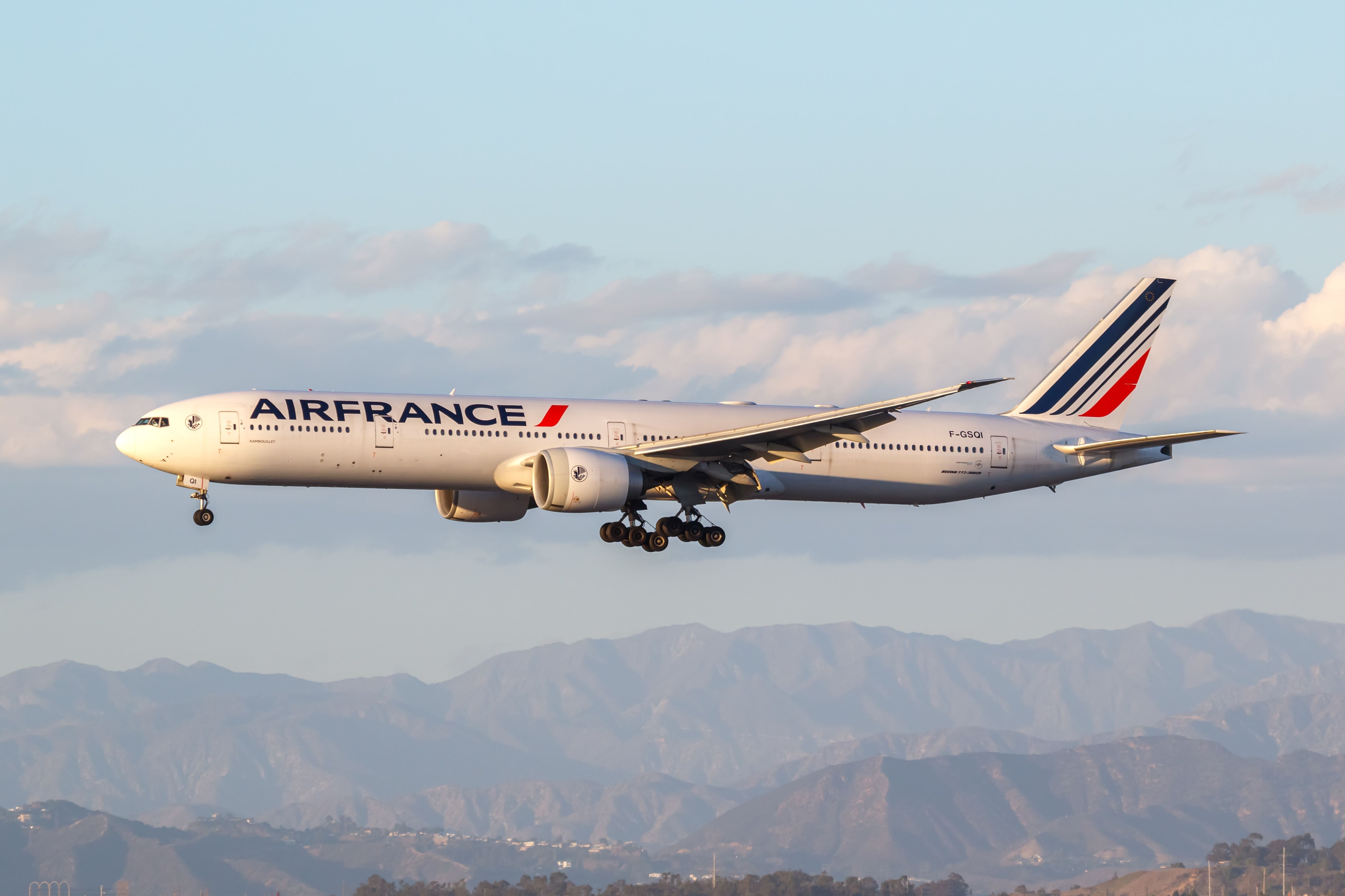 Air France Boeing 777 Landing In Los Angeles