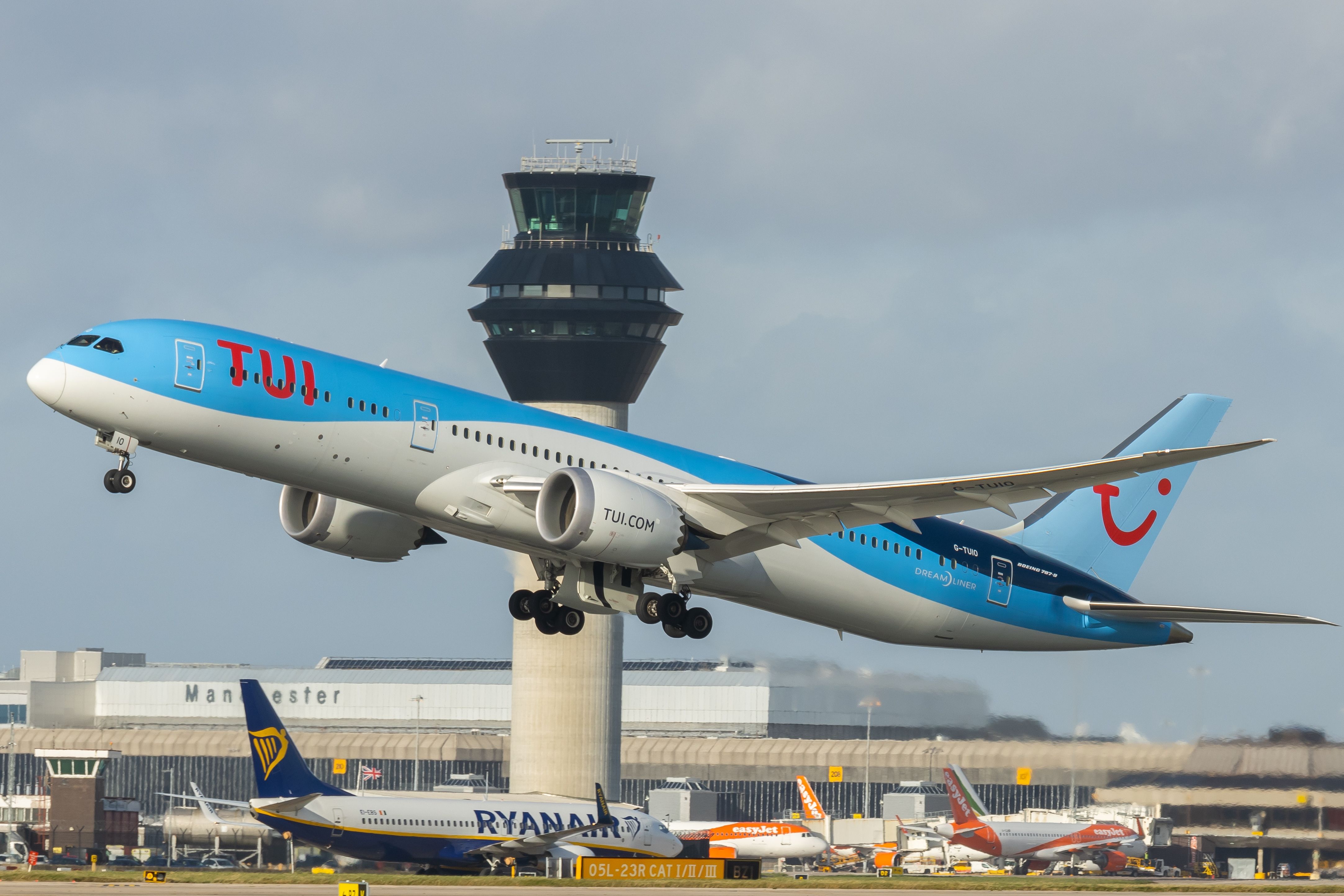 TUI Boeing 787 Departing In Manchester