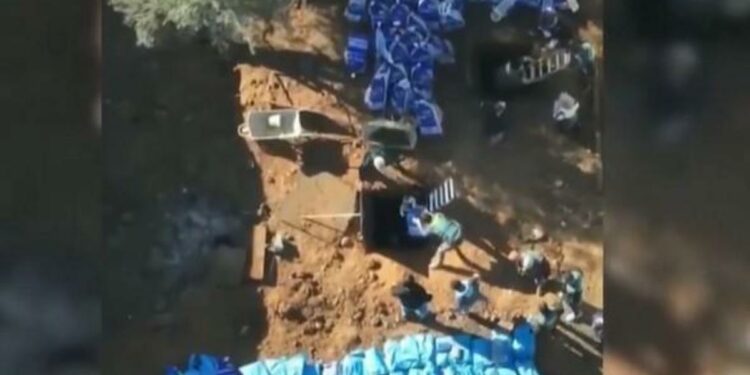 7 tons of cocaine found buried underneath farm in Spain, video shows