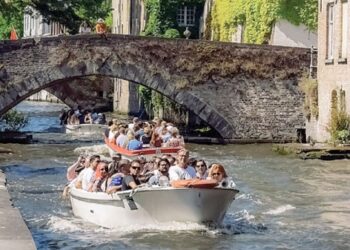 A Day in Belgium: The Heart of Europe’s Cultural Mosaic A Day in Belgium: The Heart of Europe’s Cultural Mosaic