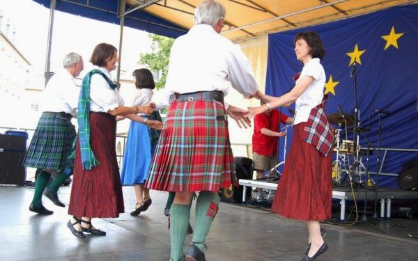 EU Cercle Culturel: A Look at the Luxembourg Scottish Dance Club...