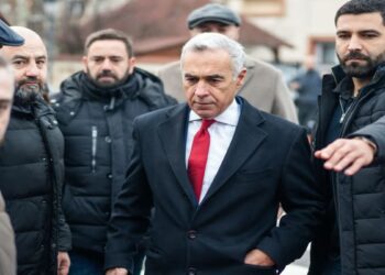 As Romania heads to Sunday vote, thousands protest against Russian ‘interference’ – Firstpost As Romania heads to Sunday vote, thousands protest against Russian ‘interference’ – Firstpost