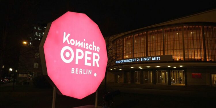 Berlin's Komische Oper to continue renovations despite cuts to culture budget