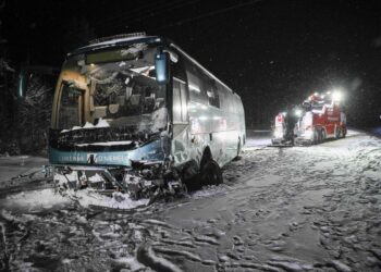 Bus, minibus carrying tourists from China, Singapore, crashes in Finland; 2 killed