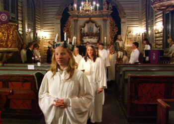 Christmas in three European countries Christmas in three European countries