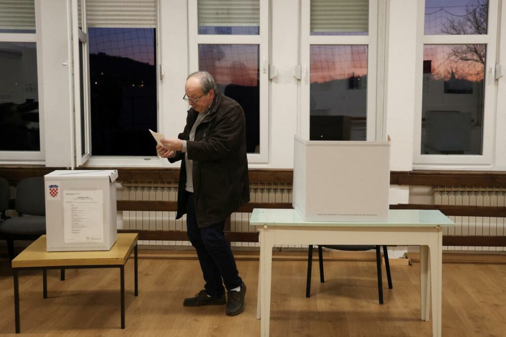 Croatia votes to elect new president, with incumbent favoured to win