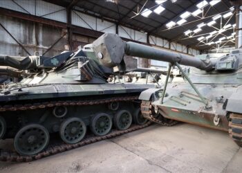 Czech Republic inks deal to purchase 14 Leopard battle tanks from Germany