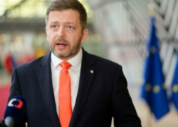 Czech proposal to freeze citizenship applications for Russians is discriminatory, critics say