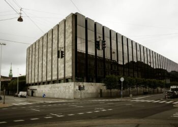 Danish Central Bank Seen Lowering Rate to Mirror ECB, Poll Finds Danish Central Bank Seen Lowering Rate to Mirror ECB, Poll Finds
