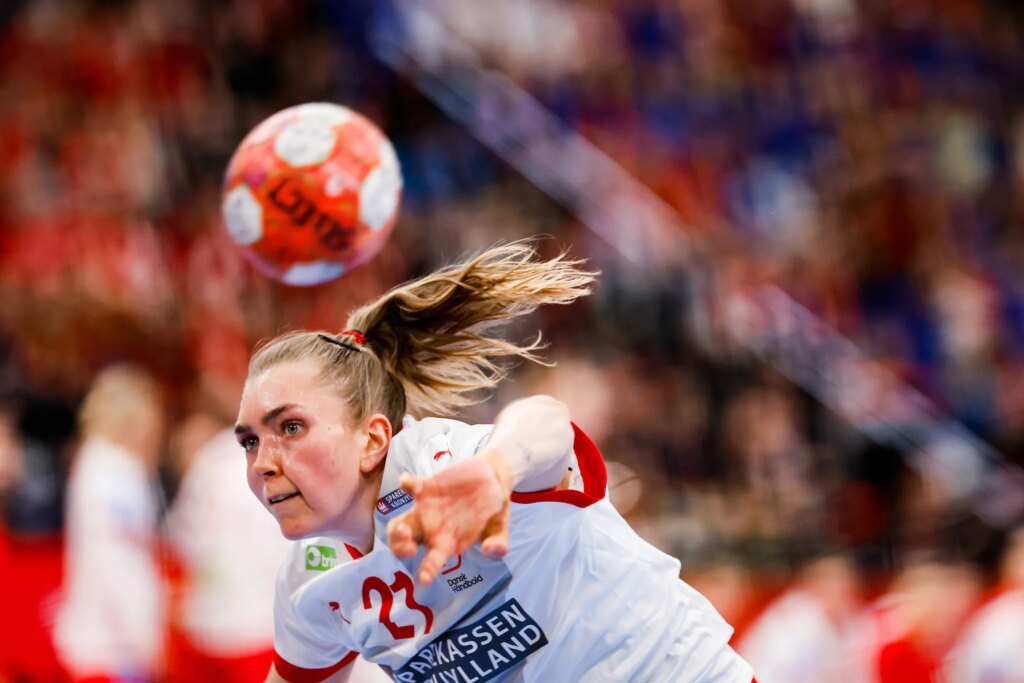 Denmark and Netherlands to play for last EHF EURO semi-final ticket