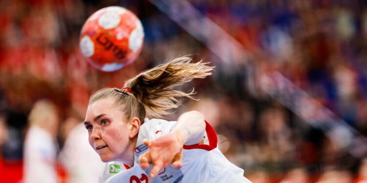 Denmark and Netherlands to play for last EHF EURO semi-final ticket