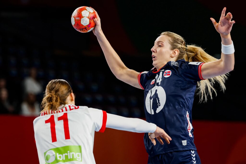 Denmark stumble against Norway in Women's EHF EURO main round