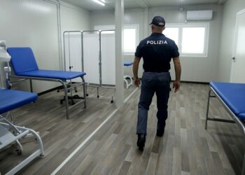 Detainees instead of asylum seekers in Albanian camp Detainees instead of asylum seekers in Albanian camp